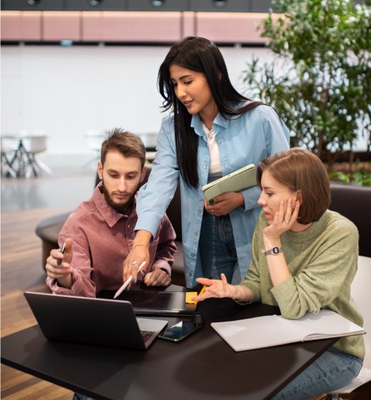 Prime Hub Merchants creative team collaborating